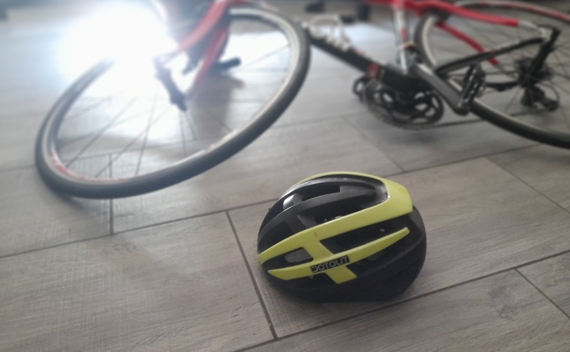 Date retta a un cretino: usate sempre il&nbsp;casco.