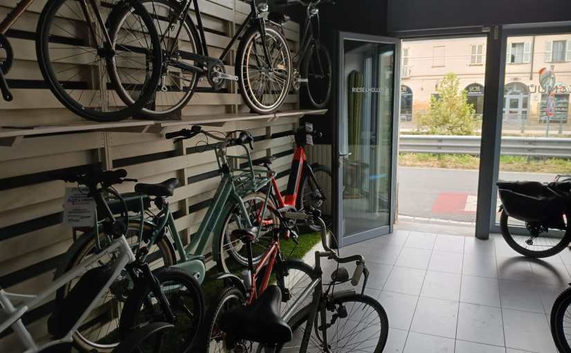 In una bottega ciclistica ad&nbsp;agosto